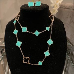 Clover necklace and earring set